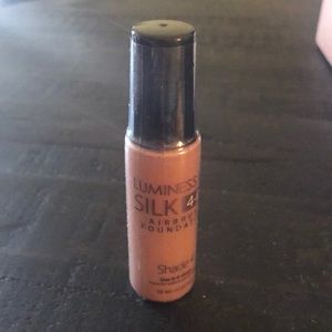 Luminess Silk 4 in one foundation - Shade 4
